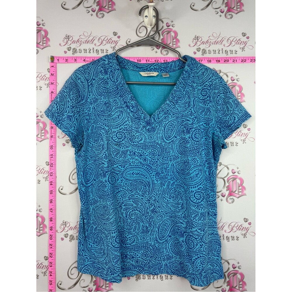 Liz Claiborne tshirt Blue Paisley V-Neck Short Sleeve Top